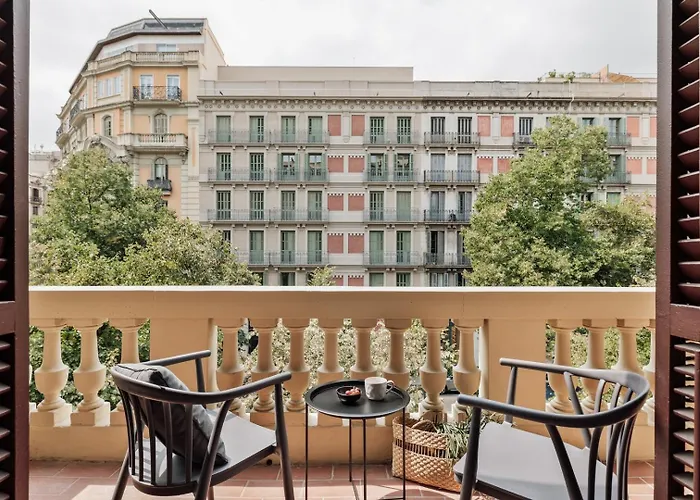 Quira - 4 Bedrooms And Balcony In Eixample Dreta Appartamento