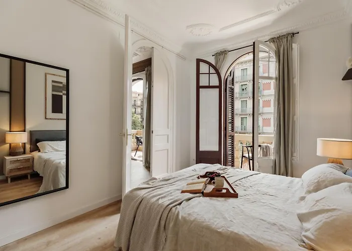 Quira - 4 Bedrooms And Balcony In Eixample Dreta Appartamento *