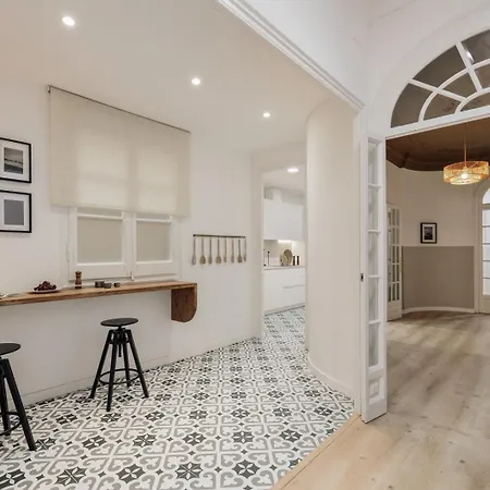Appartement Quira - 4 Bedrooms And Balcony In Eixample Dreta Barcelona