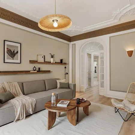 Quira - 4 Bedrooms And Balcony In Eixample Dreta *